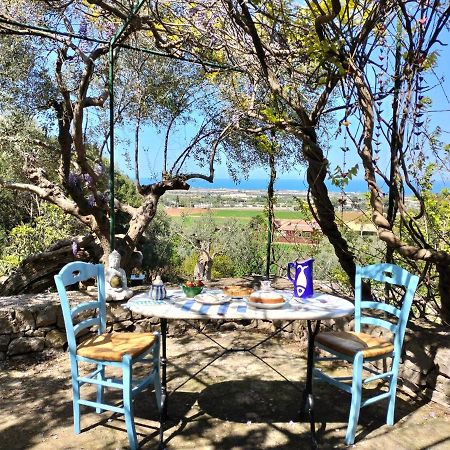 Le Finestre Sul Mare Bed & Breakfast Conversano Bagian luar foto
