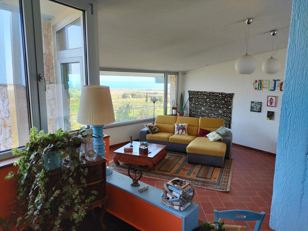 Le Finestre Sul Mare Bed & Breakfast Conversano Bagian luar foto