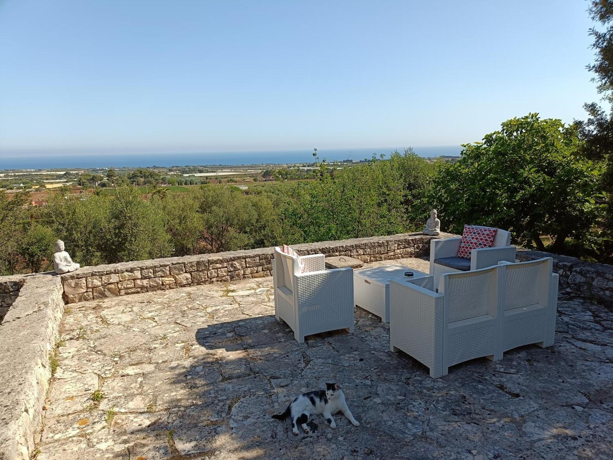 Le Finestre Sul Mare Bed & Breakfast Conversano Bagian luar foto